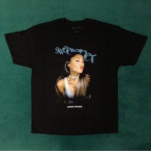 Ariana Grande Kiss Face Sweetener Black XL Tee